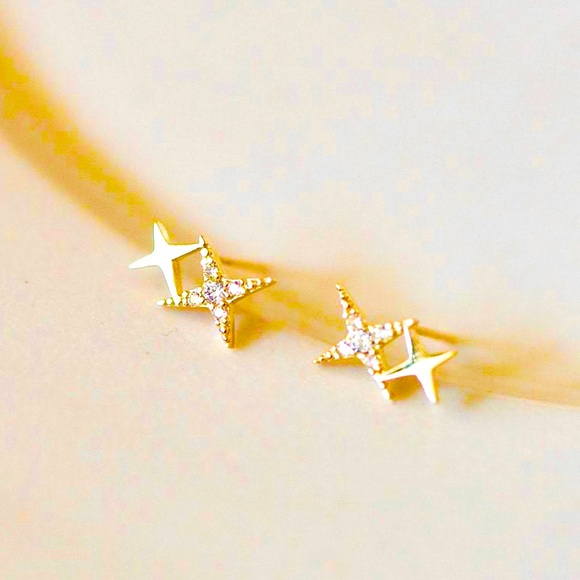 🍒3/$30 New Dainty Celestial Stud Earrings - Picture 2 of 4